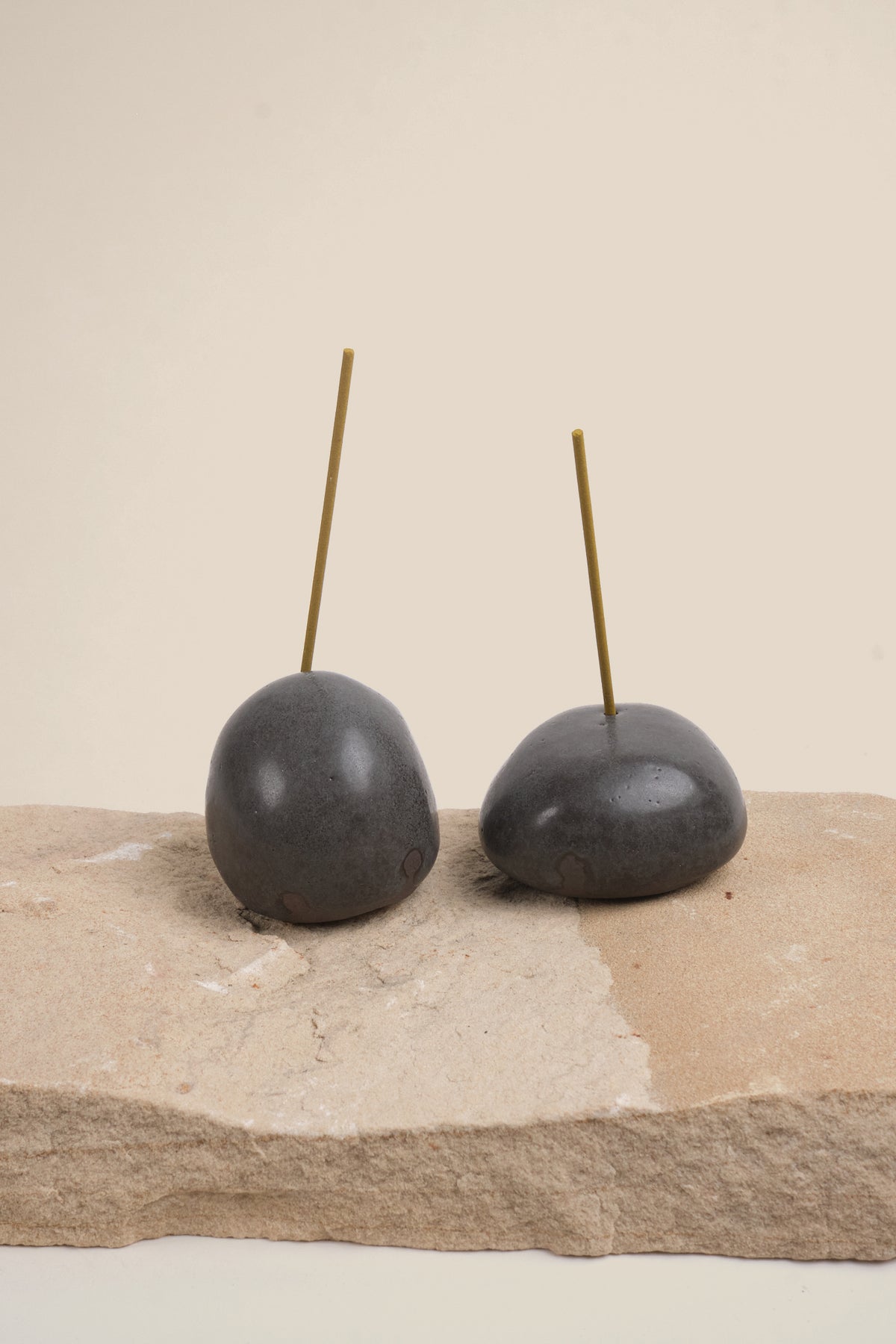 Pebble Incense Holder Black