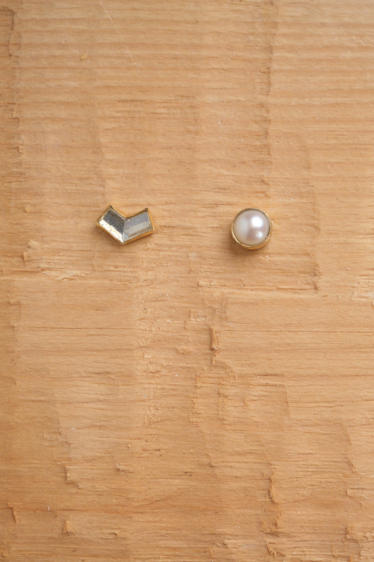 Mismatched Studs: Pearl