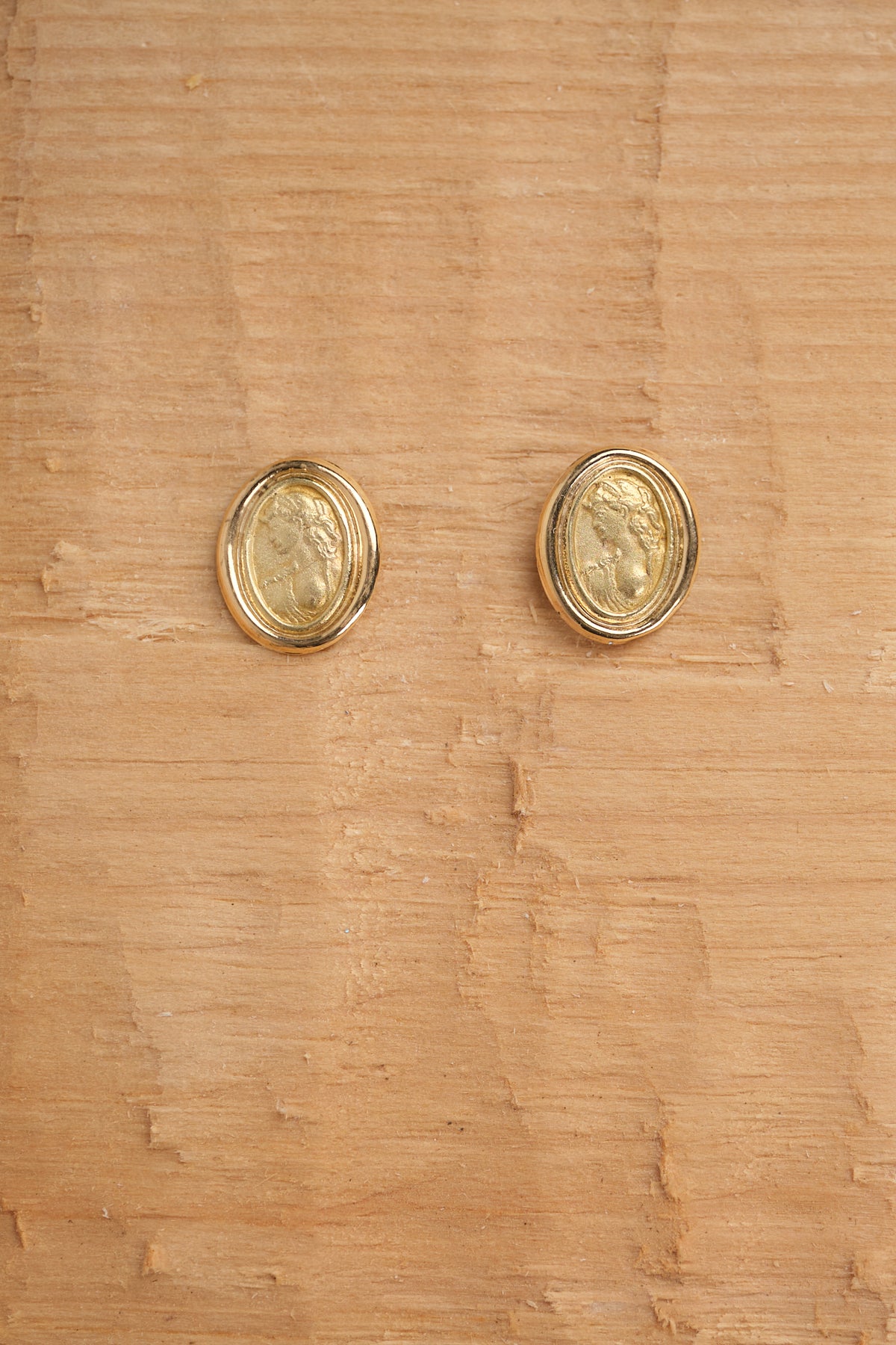Cameo Earrings 14k