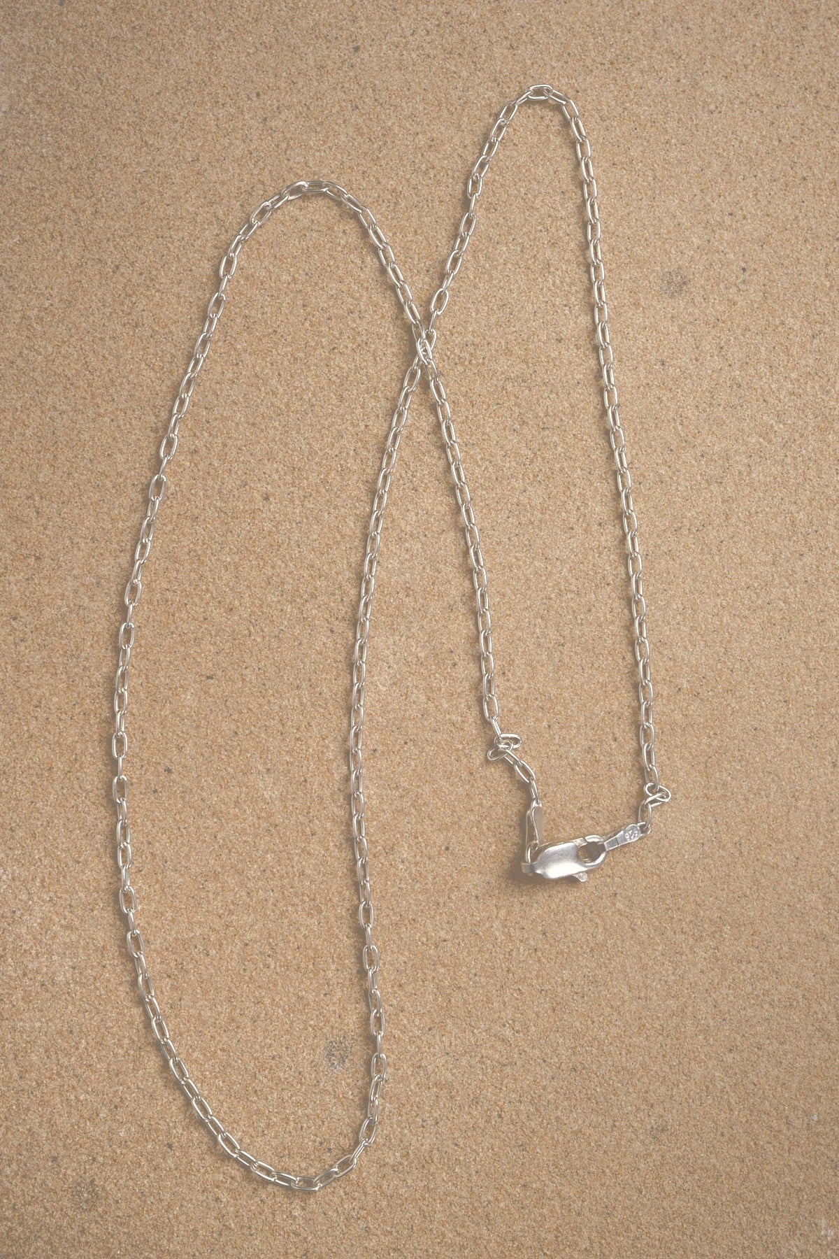 Silver Oval Links Chain 18in (softer shadows)