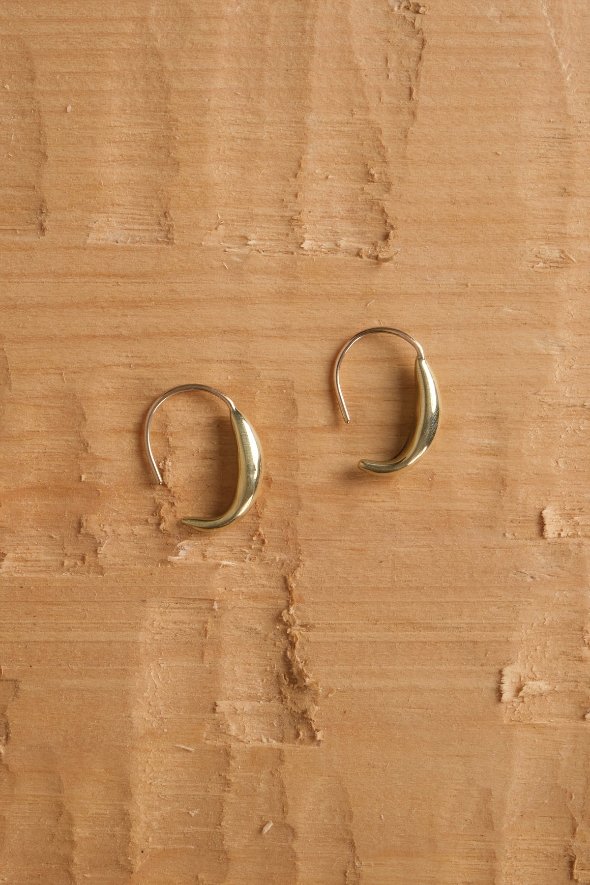 UNI Aila hoops